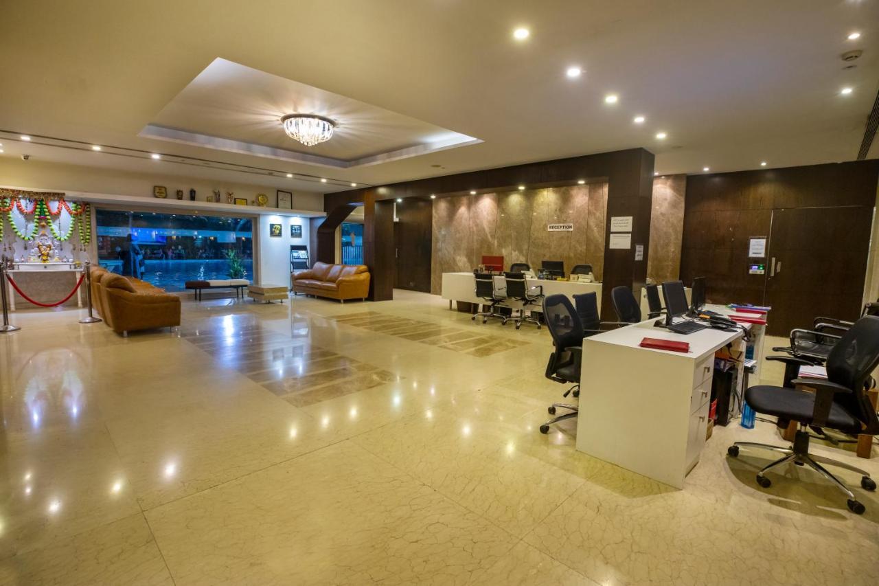The Thane Club Exterior foto